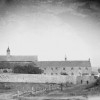 1870 le monastère face sud avec le mur de clôture